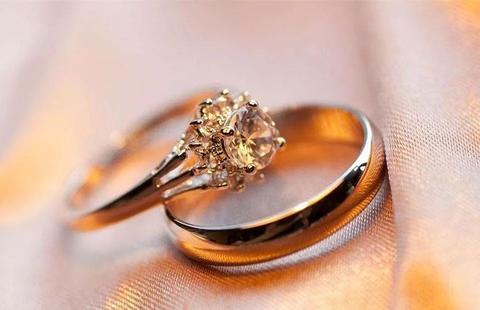 黄金钻石戒指（黄金钻石戒指和铂金钻石戒指哪个好）,黄金钻石戒指（黄金钻石戒指和铂金钻石戒指哪个好）,第2张